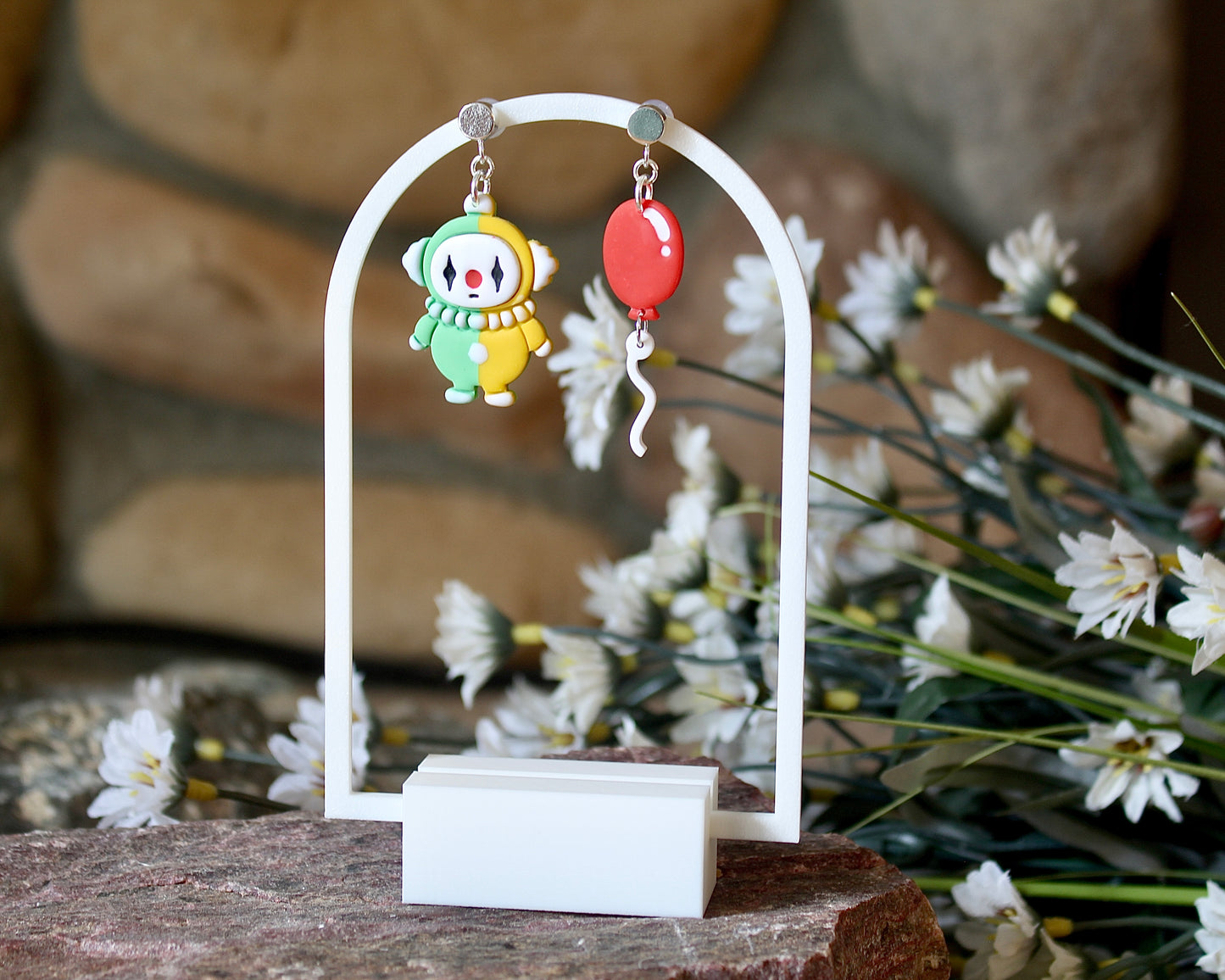 arch earring stand display