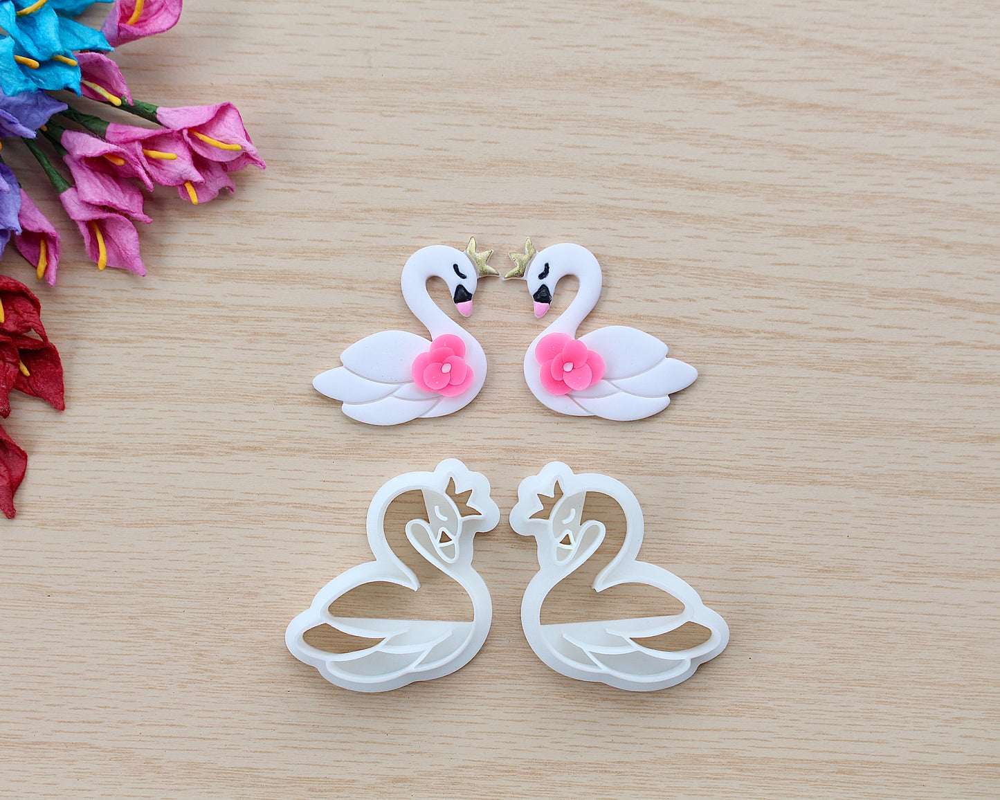 Swan with Crown Cutter