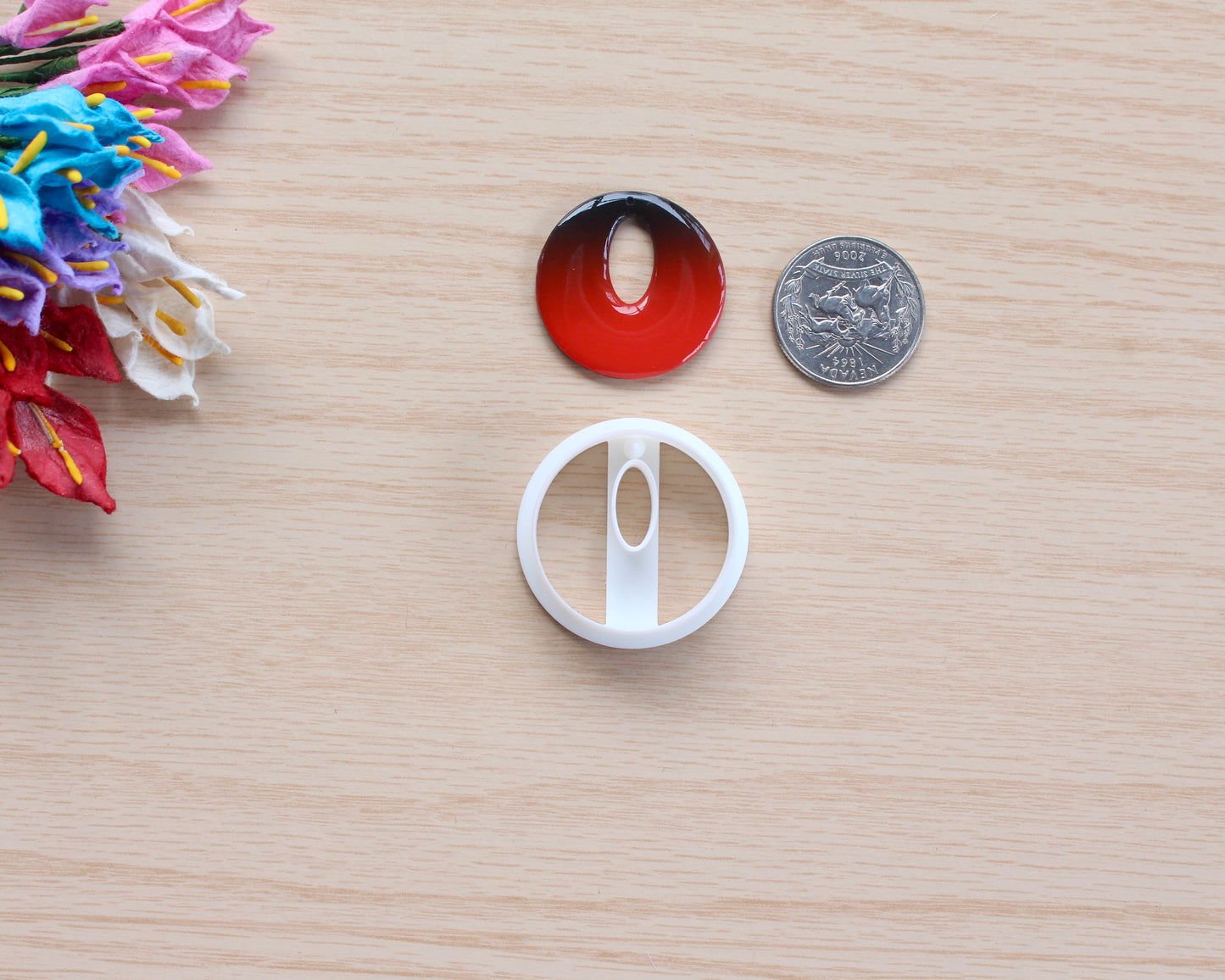 Round with Oval Cut-out Cutter