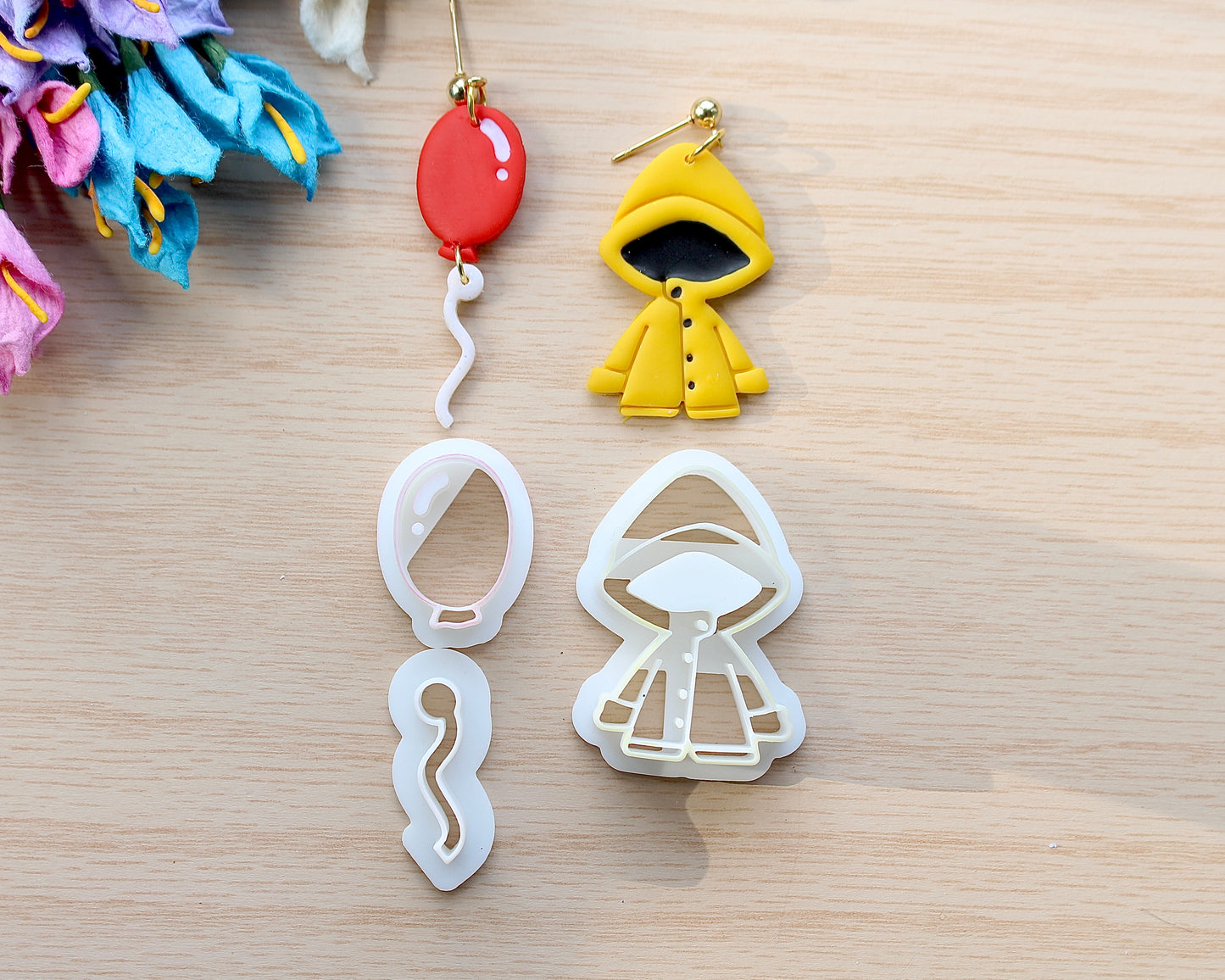 Raincoat and Balloon Cutter Set