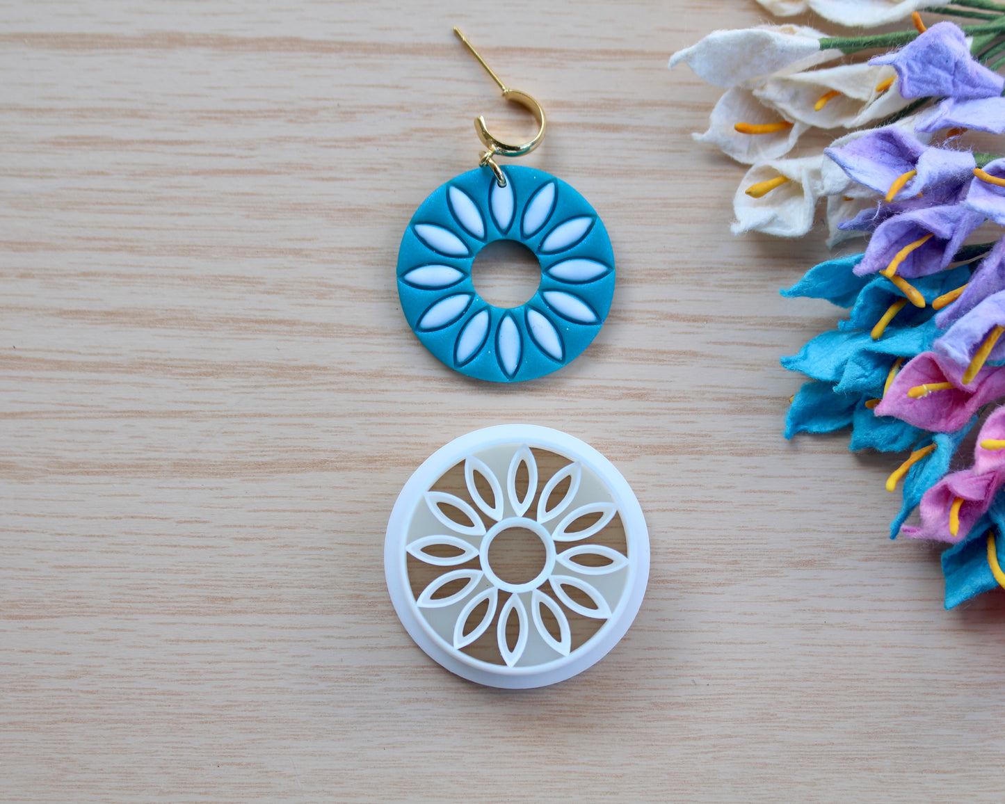 Daisy Burst Circle Cutter