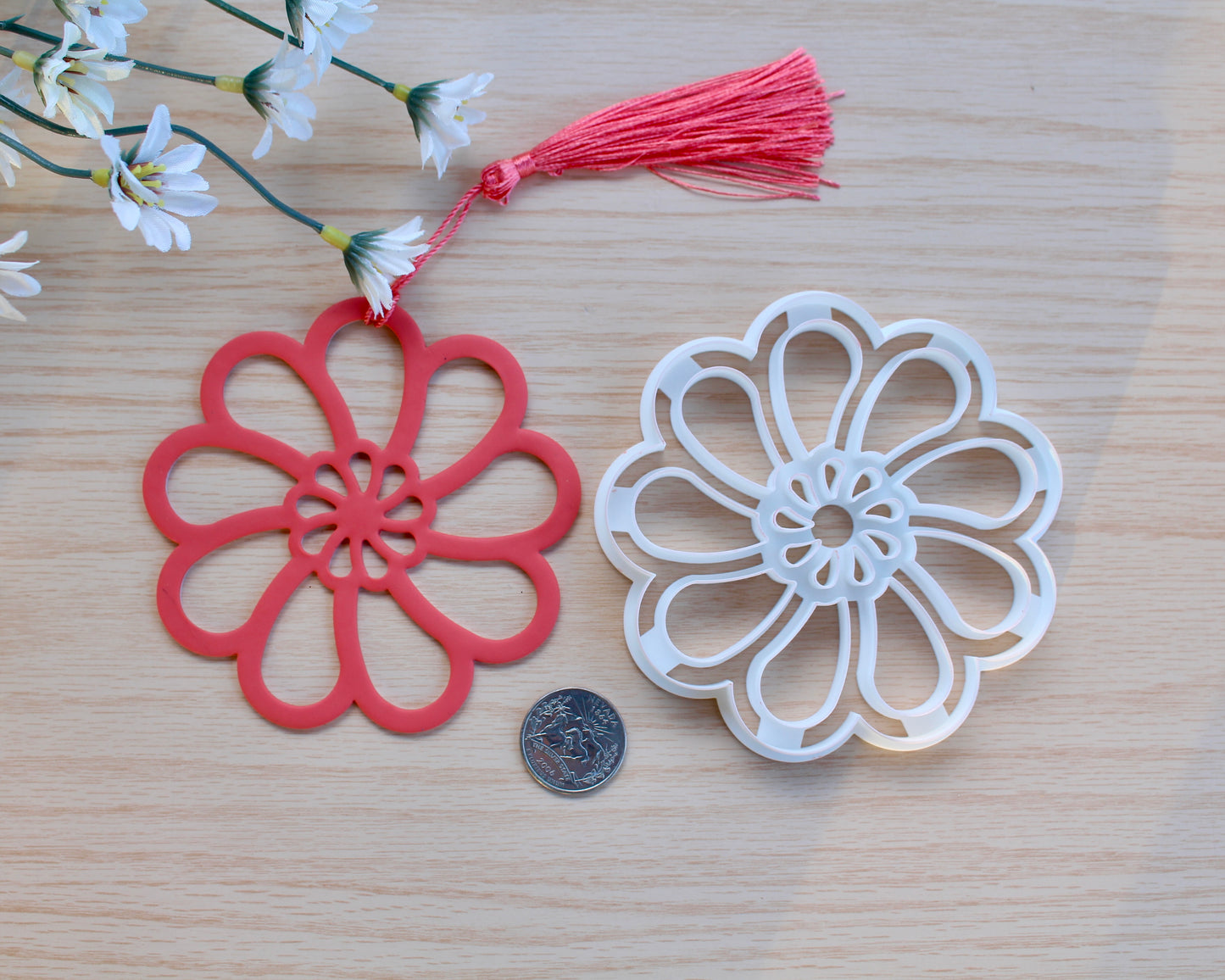 Daisy Ornament/Bookmark Cutter