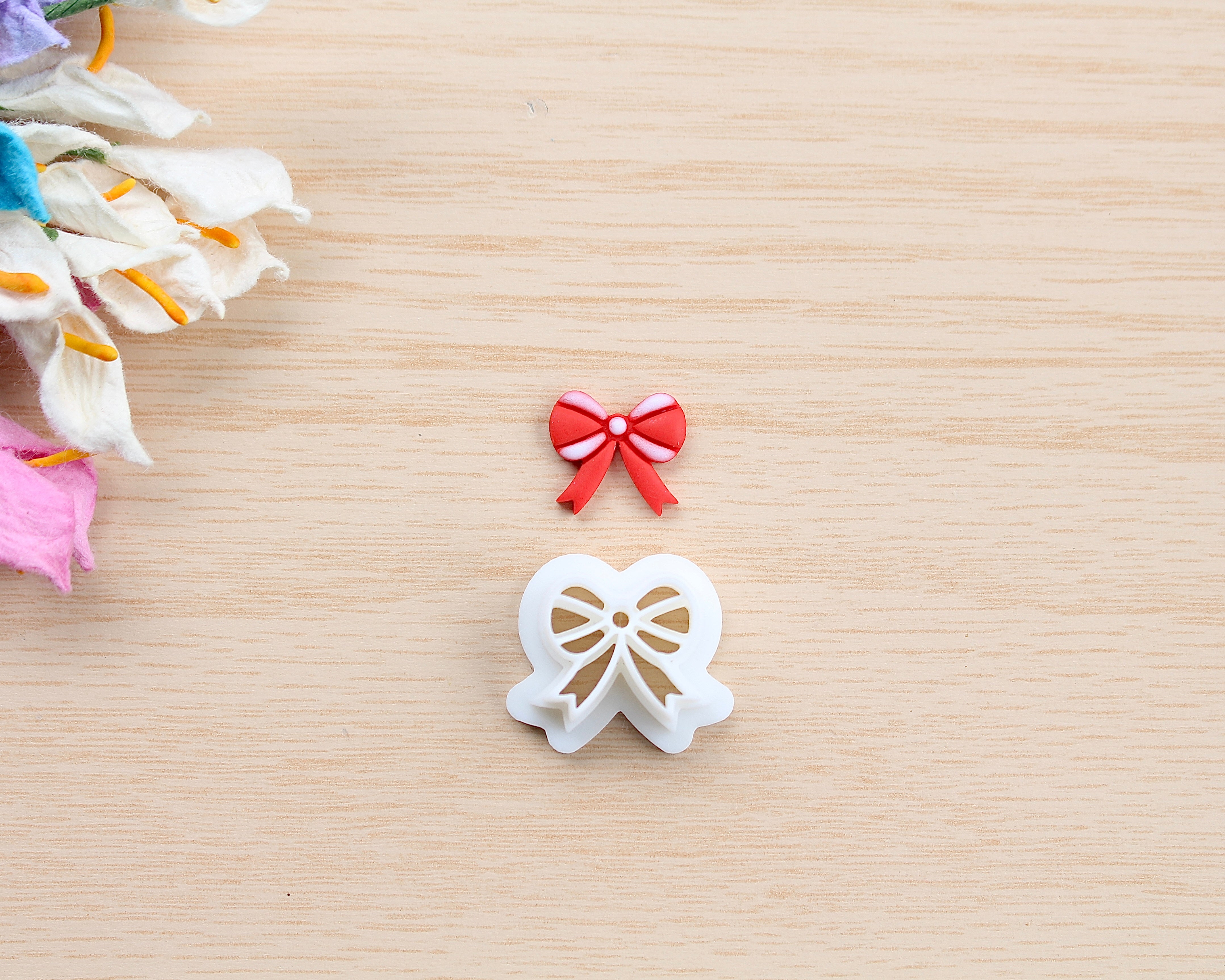 Micro Bow Polymer Clay Cutter | Sol Corner