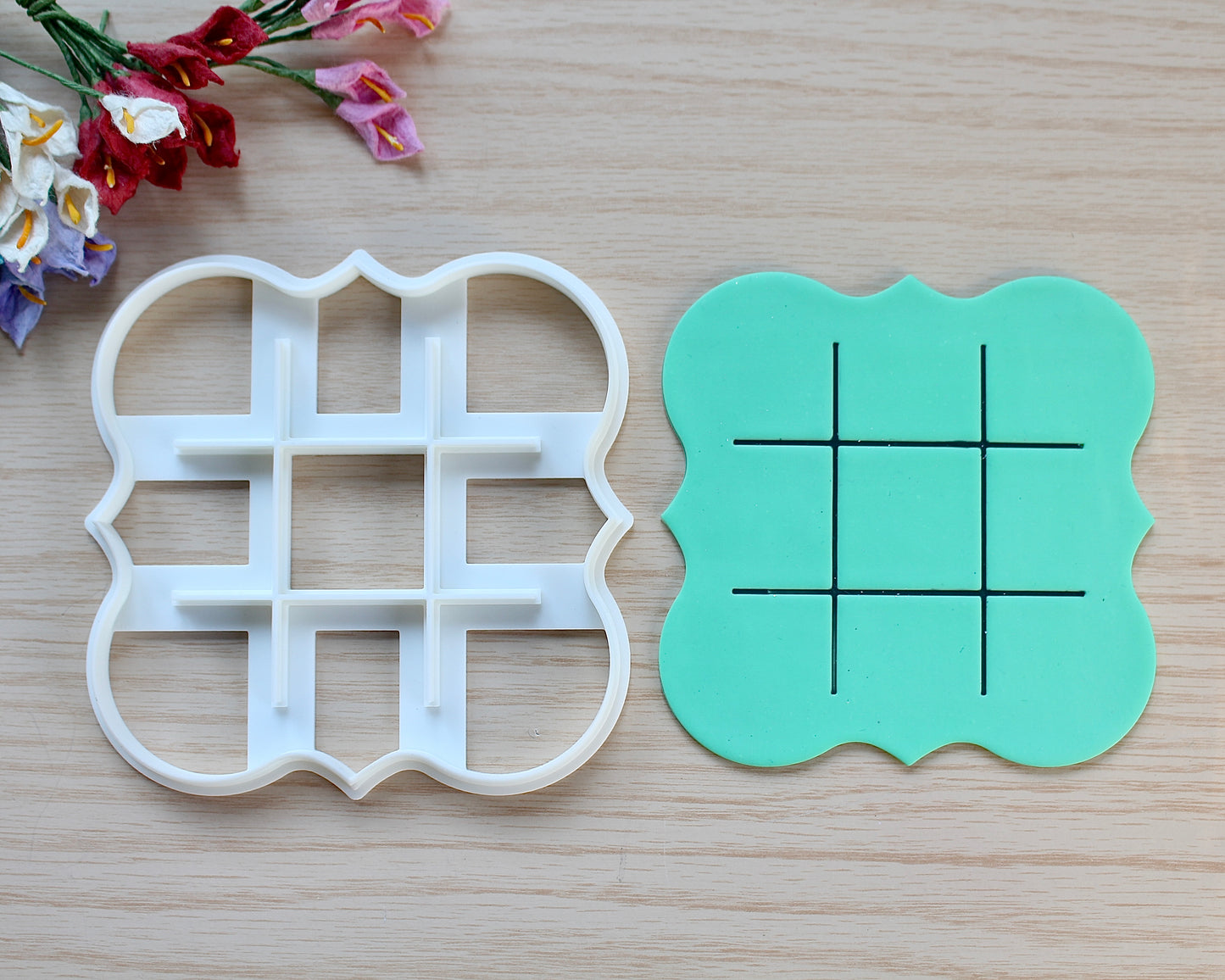 Tic-tac-toe Bunny and Carrot Cutter